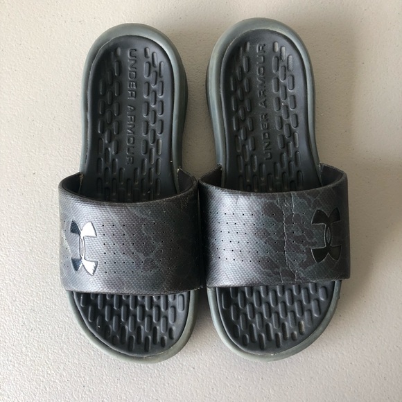 Under Amour slides - Picture 1 of 2